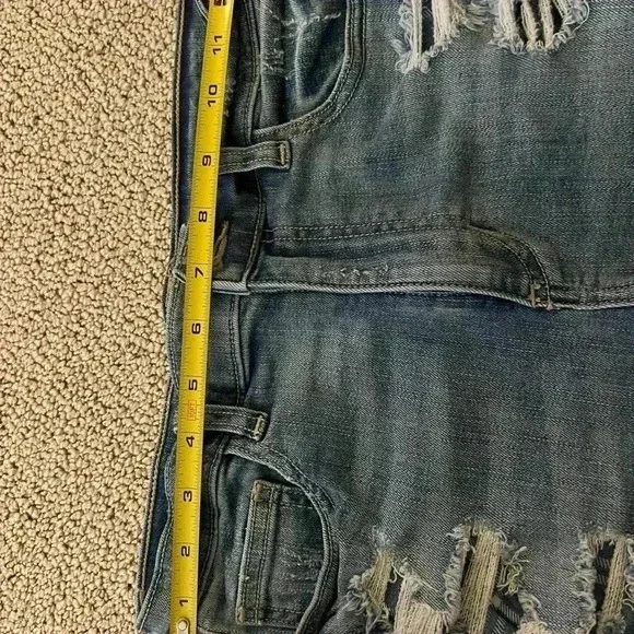 Sneak peek denim shorts size Small - Picture 4 of 4